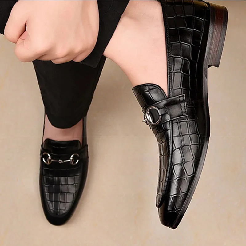 Elegant Round-Toe Cow Leather Loafers